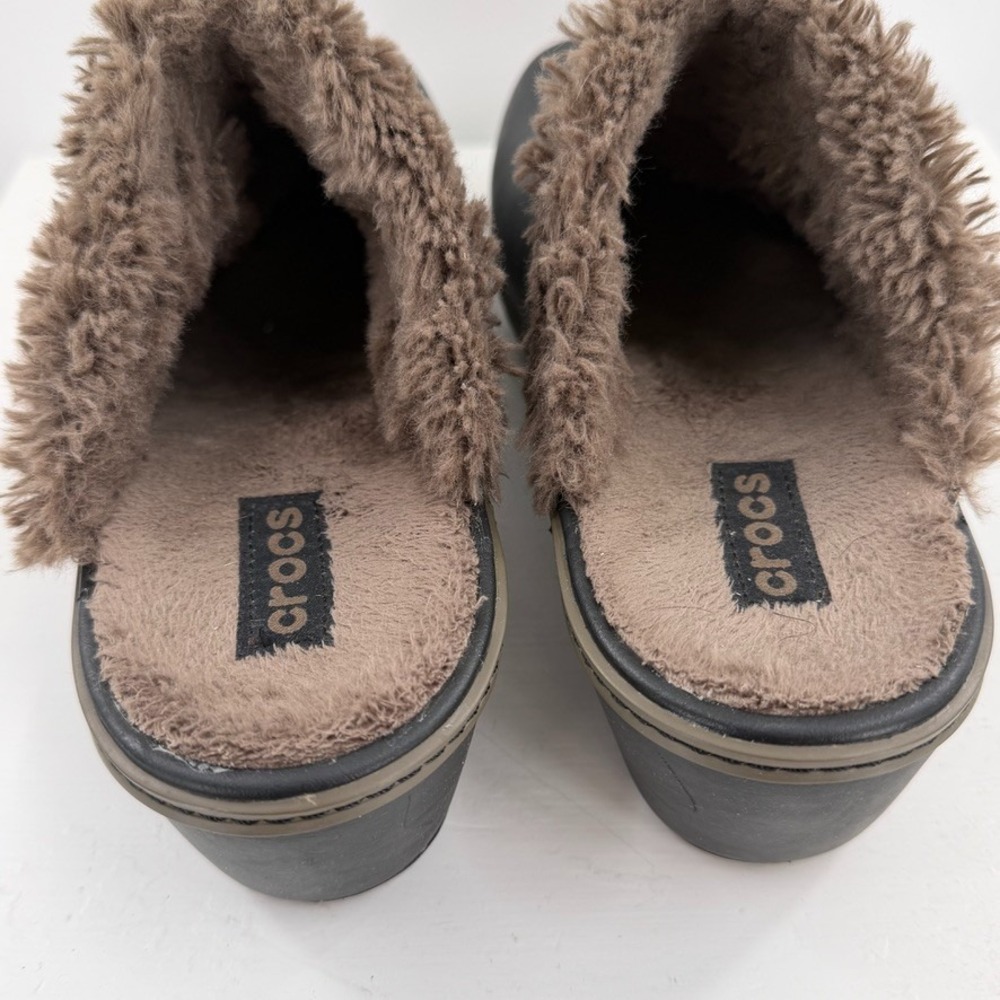 Crocs Womens 9 Black Faux Fur Lined Clogs Slip On Comfort Winter Slide Shoes - Picture 5 of 14